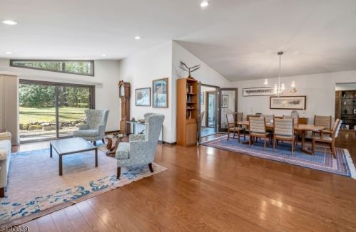 1 Roc Etam Rd, Parsippany NJ 07834-9633 exterior