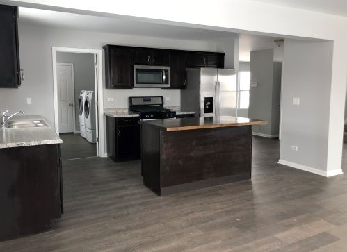 1703 Aaron Ln, Joliet, IL 60431-8478