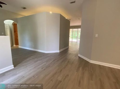 2341 Gillette Ave, Fort Pierce FL  34952-7433 exterior