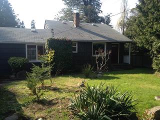 14357 Bagley Ave, Seattle WA  98133-7214 exterior