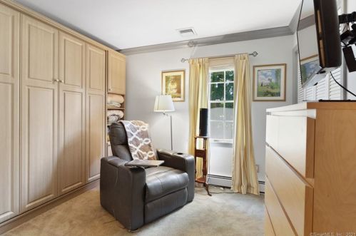 224 Roses Ml Rd, Milford CT 06460-2825 exterior