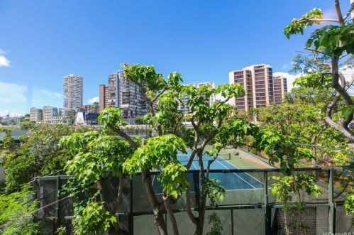 1032 Kinau St, Honolulu, HI 96814-1049