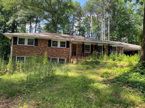 2793 Hayden Dr, Atlanta GA 30344-1057 exterior