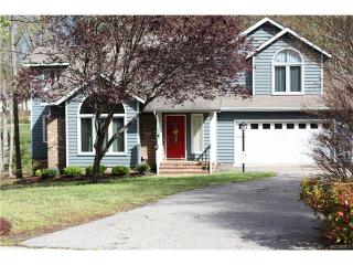 4502 Oak Hollow Rd, Chester VA  23831-6787 exterior