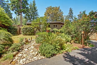 14303 1 Ave, Seattle WA  98146-2931 exterior