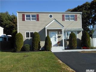 283 Jackson Ave, Syosset NY  11791-4121 exterior