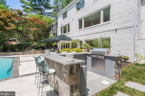 11008 Stanmore Dr, Rockville MD exterior