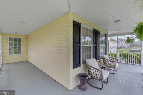 33 Bunting Bridge Rd, Cookstown, NJ 08511-1106