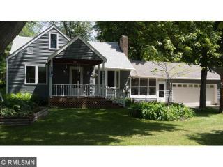 3607 Farmington Rd, Hopkins, MN 55305-4128