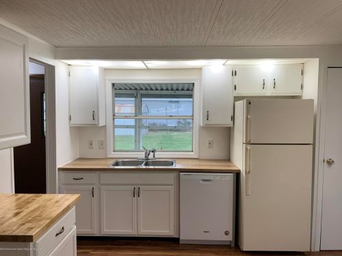 586 Cherin Rd, East Freehold, NJ 07728-3404