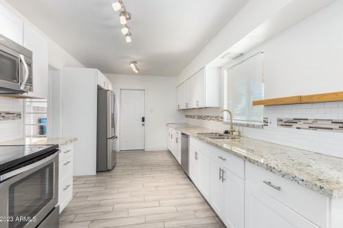 2032 Campbell Ave, Phoenix AZ  85015-4126 exterior