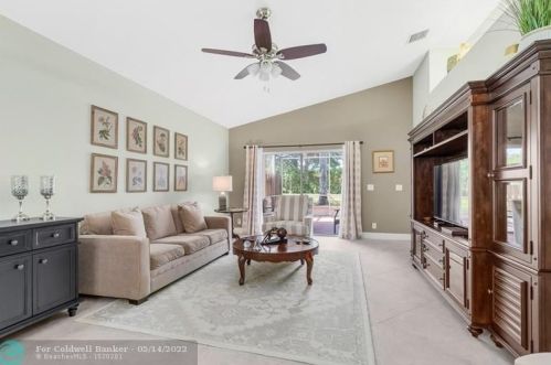 7651 Cherry Blossom St, Boynton Beach FL 33437-5438 exterior