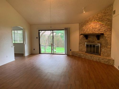 2708 Charlesworth Dr, Austin, TX 78745-5108