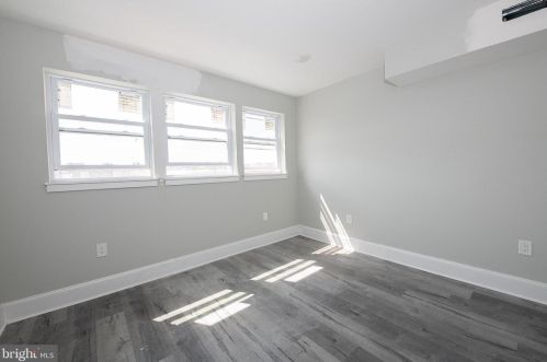 2122 2nd St, Philadelphia PA 19147-3802 exterior