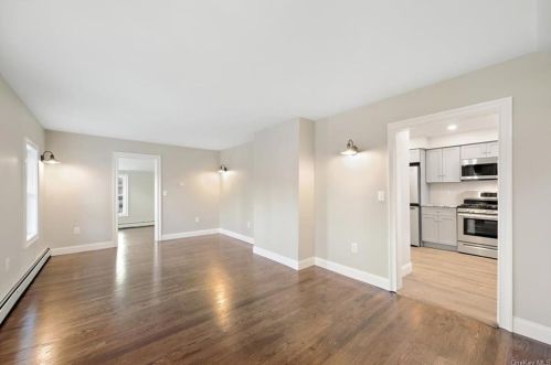 92 Railroad Ave, Montgomery NY  12549-1518 exterior