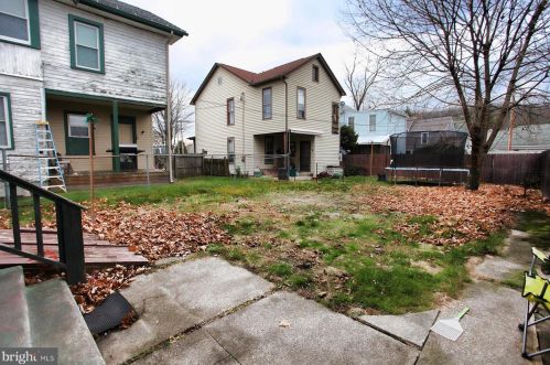 1027 Mifflin St, Huntingdon PA 16652-1435 exterior