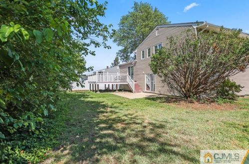 29 Sioux St, Old Bridge NJ 08857-1842 exterior