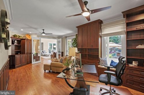 624 Live Oak Dr, Mc Lean VA 22101-1563 exterior