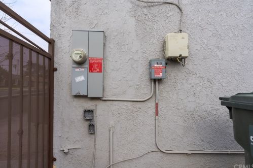 15542 Cornuta Ave, Bellflower CA 90706-4805 exterior