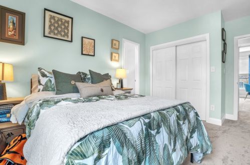 5225 Lotus Way, Pittsburgh PA  15201-2441 exterior