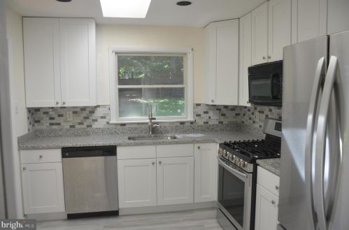 1446 Mayflower Dr, Mc Lean VA  22101-5614 exterior