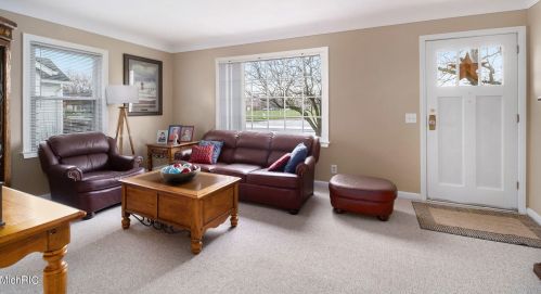 1817 Cork Street Ct, Kalamazoo MI 49001-4651 exterior