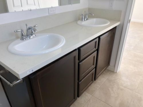 919 Southgate Dr, Bakersfield CA 93304-5150 exterior