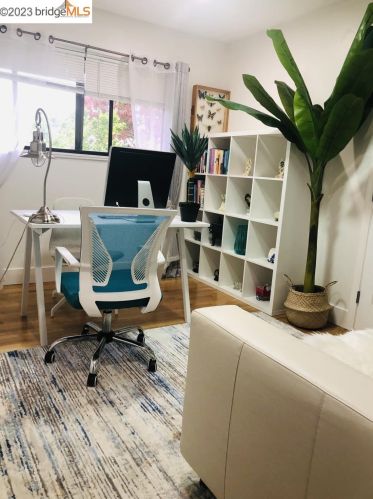 1210 Bentley St, Concord CA 94518-3814 exterior