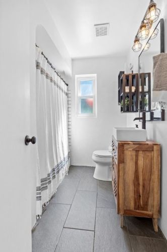 1572 Crestview Dr, Pittsburgh PA 15237-1507 exterior