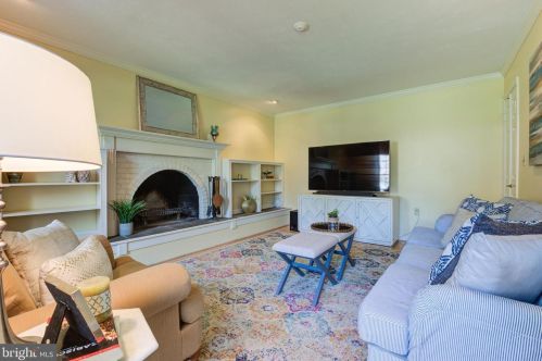 16616 Cutlass Dr, Rockville MD 20853-1332 exterior