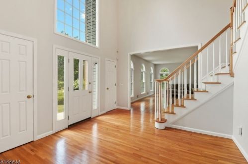 3 Ethel Ct, Bridgewater NJ  08807-5523 exterior