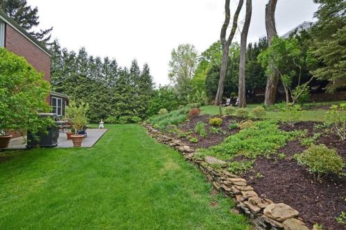 114 Oak Hill Rd, Pittsburgh PA  15238-3016 exterior