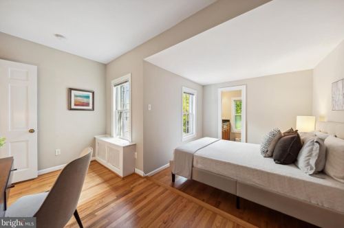 435 5 St, Washington DC 20003-2052 exterior