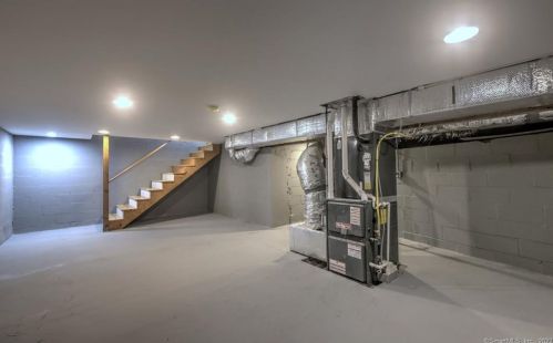 27 Myrtle St, Norwalk CT 06855-1314 exterior