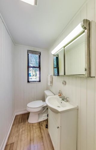 1818 Lunt Ave, Chicago IL 60645-3005 exterior