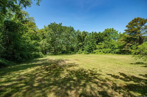 25 Charter Ave, Huntington Station, NY 11746-6417