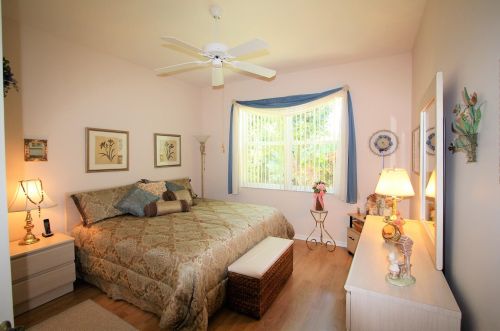 566 Cortina Ln, Fort Pierce FL 34986-1742 exterior