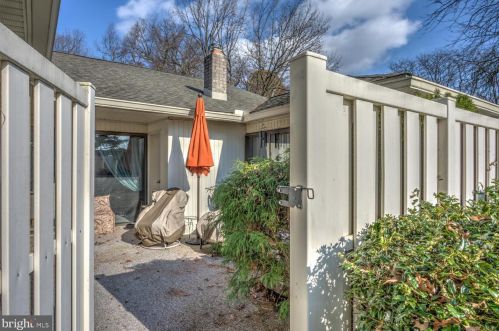 407 Valleybrook Dr, Lancaster PA 17601-4612 exterior