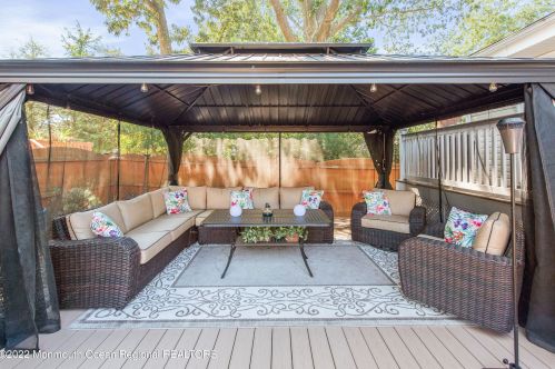 328 Barbara Dr, Point Pleasant Beach NJ 08742-2108 exterior