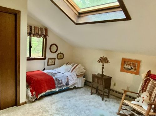 318 Cliffside Dr, Torrington CT 06790-2244 exterior