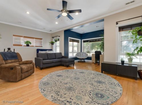 7615 Bosworth Ave, Chicago, IL 60626-1218