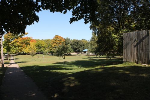 801 Eleanor St, Grand Rapids MI 49505-4223 exterior