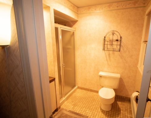 4 Ryder Ct, Huntington Station NY 11746-6142 exterior