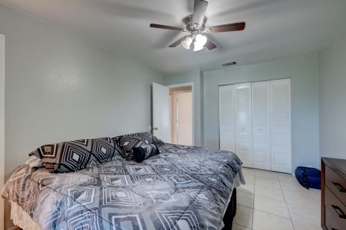 218 Cherryhill Rd, Fort Pierce FL 34953-6232 exterior