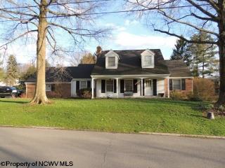 672 Colonial Dr, Morgantown, WV 26505-2423
