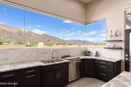 6185 Avenida De Chaparron, Tucson AZ  85750-1244 exterior