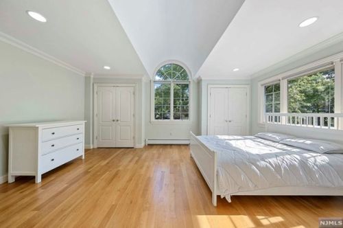 32 Lenox Ave, Demarest NJ 07627-2112 exterior