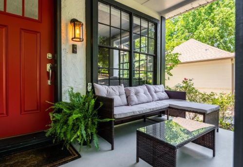 1808 Braeburn Cir, Atlanta, GA 30316-2218