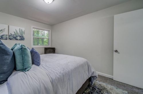 856 Harwell Rd, Atlanta GA  30318-5828 exterior