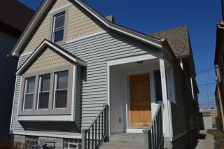 724 Ctr St, Milwaukee WI  53212-2959 exterior